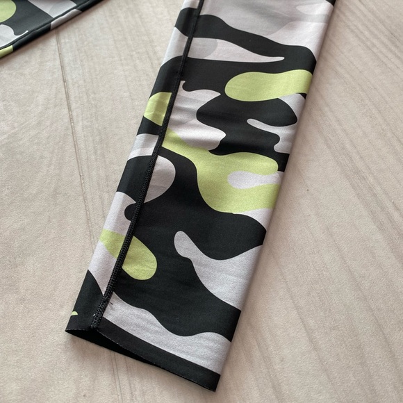 Cor by Ultracor leggings! Size Small! Never worn! - Picture 2 of 8